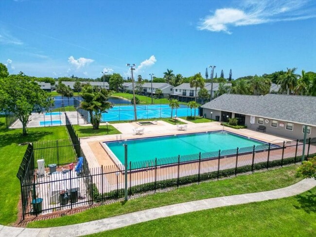 Photo - 5105 Pier Dr