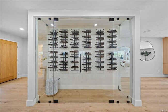 Photo - 5157 Woodley Ave