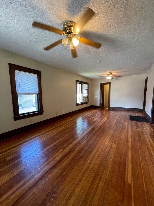 Photo - 1413 Center St