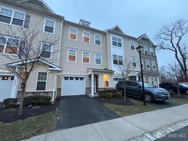 Building Photo - 1205 Hights Farm Rd N