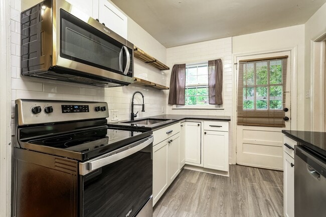 Photo - 1017 W End Blvd Unit 1017 West End Blvd