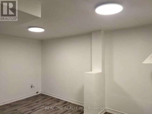 Photo - 93 Cartier Crescent