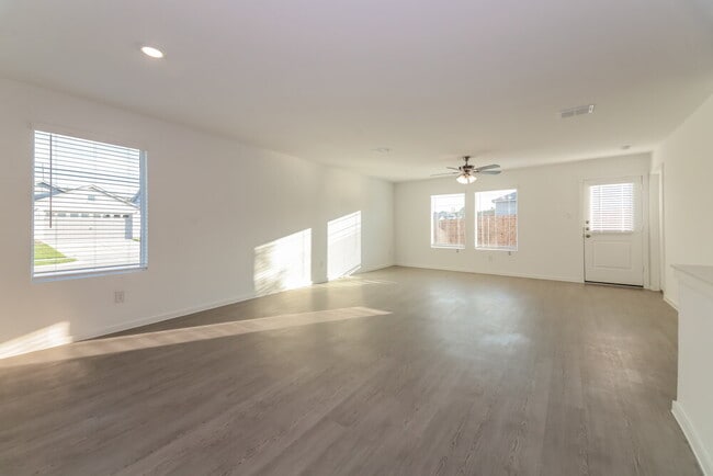 Photo - 140 Glenwood Dr