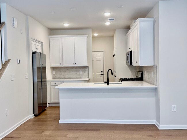 Building Photo - 109 Sadie Cir