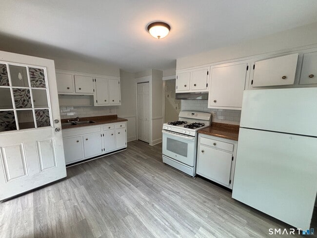 245 Glenville Rd