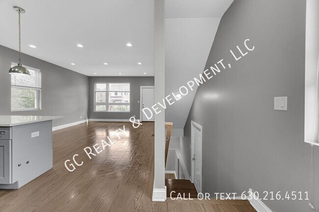 Photo - 1048 N Lawndale Ave Unit 1 ,  1