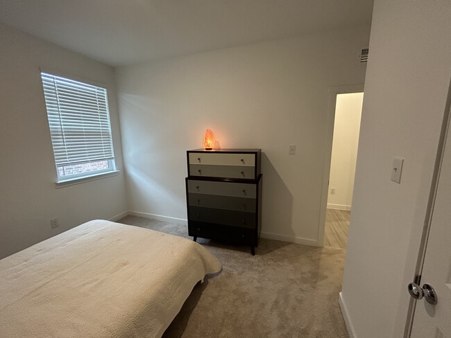 Photo - 1812 White Ash Wy