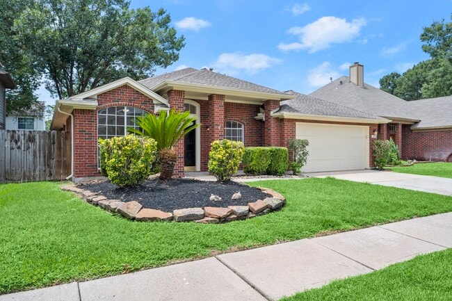 16014 Lakestone Dr
