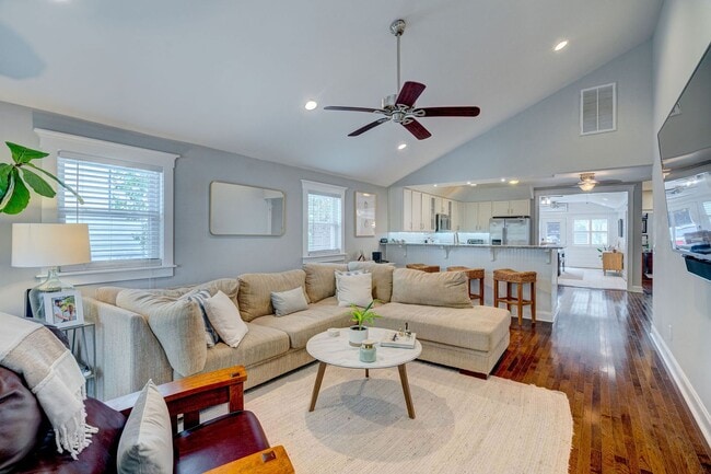 Photo - Midtown Rental in Forest Hills