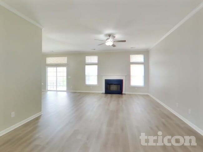 Photo - 409 Baneberry Ln
