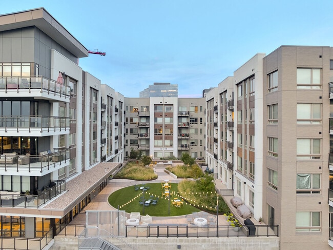 Vue West