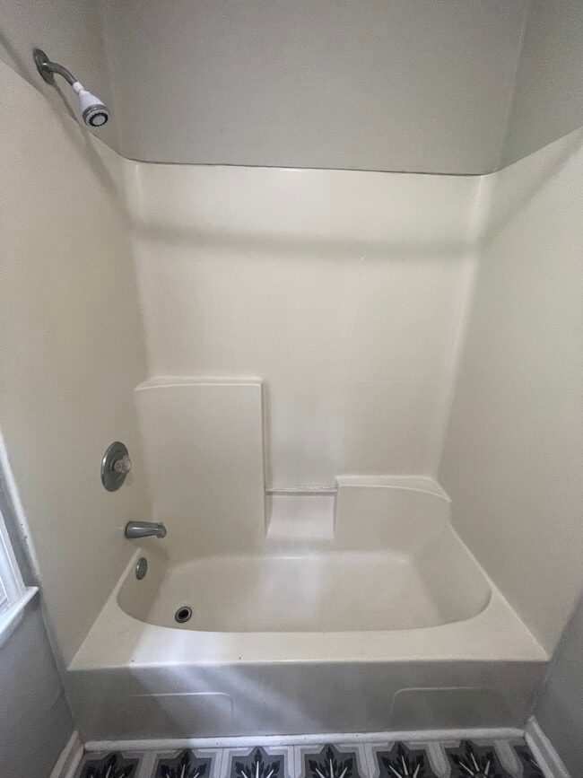 Photo - 103 Forest Way