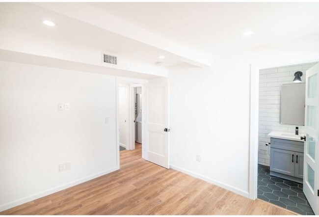 Photo - 3412 Bellevue Ave