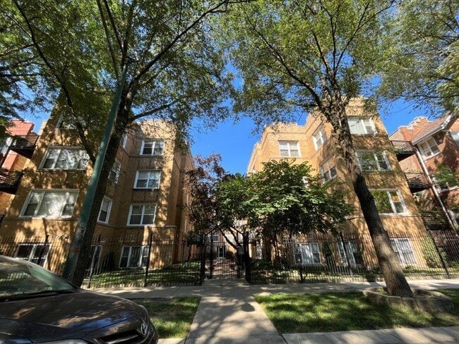Building Photo - 4606 N Monticello Ave Unit 3S