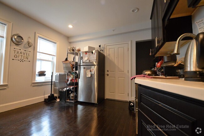 Building Photo - 74 Weld Hill St Unit 2 Rental