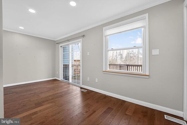 Photo - 708 Suffield Dr