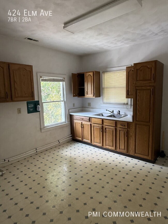 Photo - 424 Elm Ave