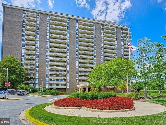 Building Photo - 1800 Old Meadow Rd Unit #1520