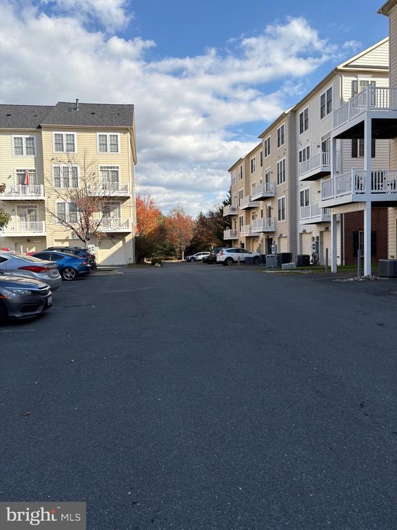 Photo - 635 Whetstone Glen St