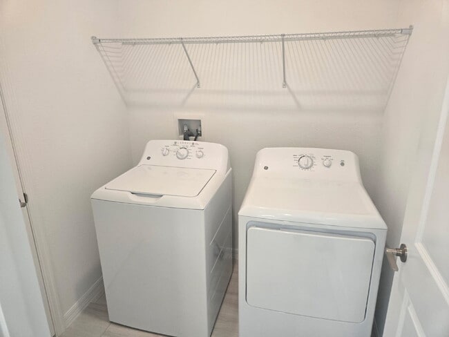 Photo - "Charming 3-Bed Oasis with Modern Granite Touches in Land O' Lakes!"