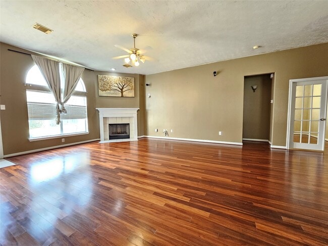 Photo - 7714 Chateau Point Ln