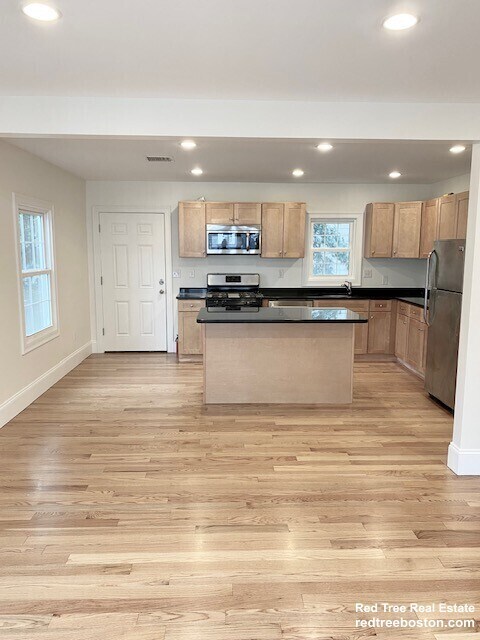 Photo - 16 Plainfield St