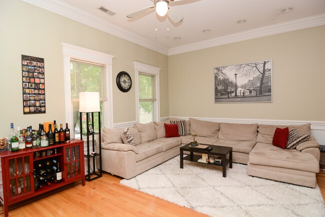Photo - 193 W 8th St