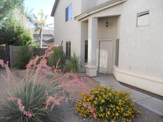 Photo - 519 W Douglas Ave