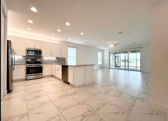 Photo - 11650 SW Moon River Way