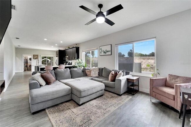 Photo - 801 E Stratford Ave