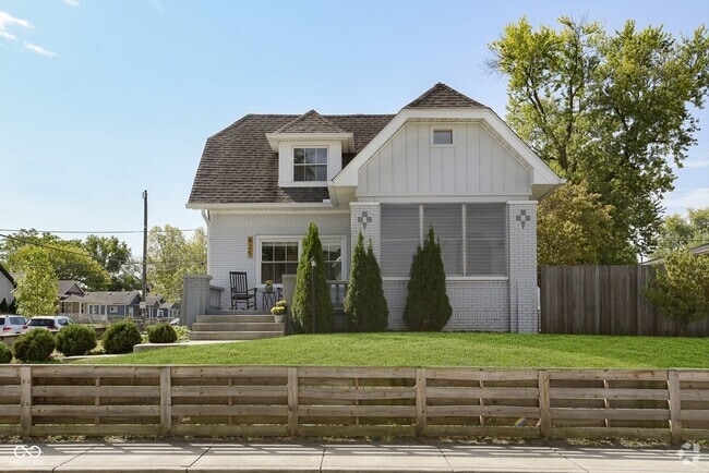 Building Photo - 825 Iowa St Rental