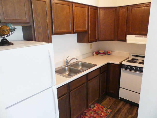 Photo - Lakeview Terrace Apartments