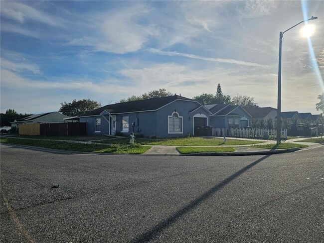 Building Photo - 992 Vista Palma Way