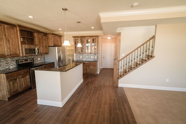 Building Photo - Italian Villages | 3- Bedroom Townhome