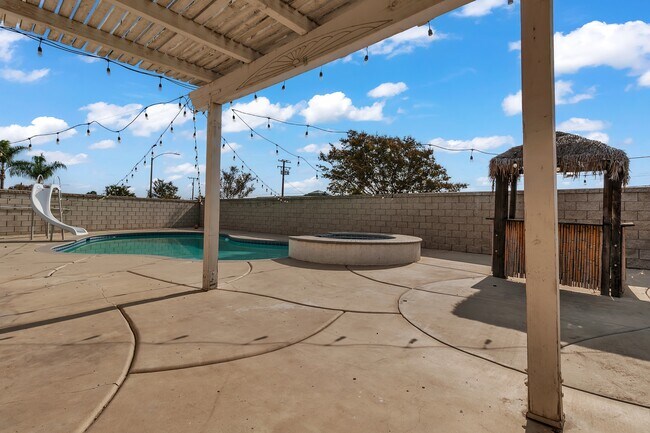 Photo - 952 E Cottonwood St