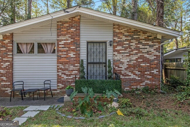 Photo - 127 Ruzelle Dr SE