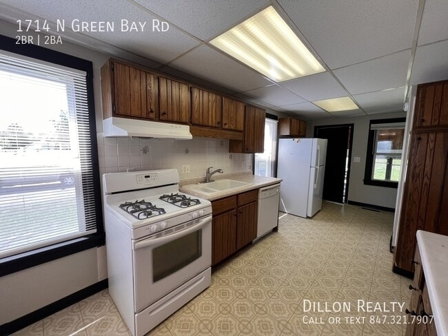 Photo - 1714 N Green Bay Rd