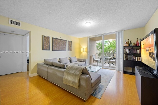 Building Photo - 19555 E Country Club Dr Unit 8303