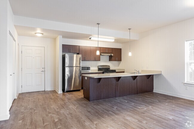 1BR, 1BA - 755SF