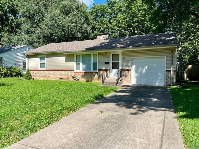 Building Photo - 2 Bedroom, 1 Bath in central Springfield