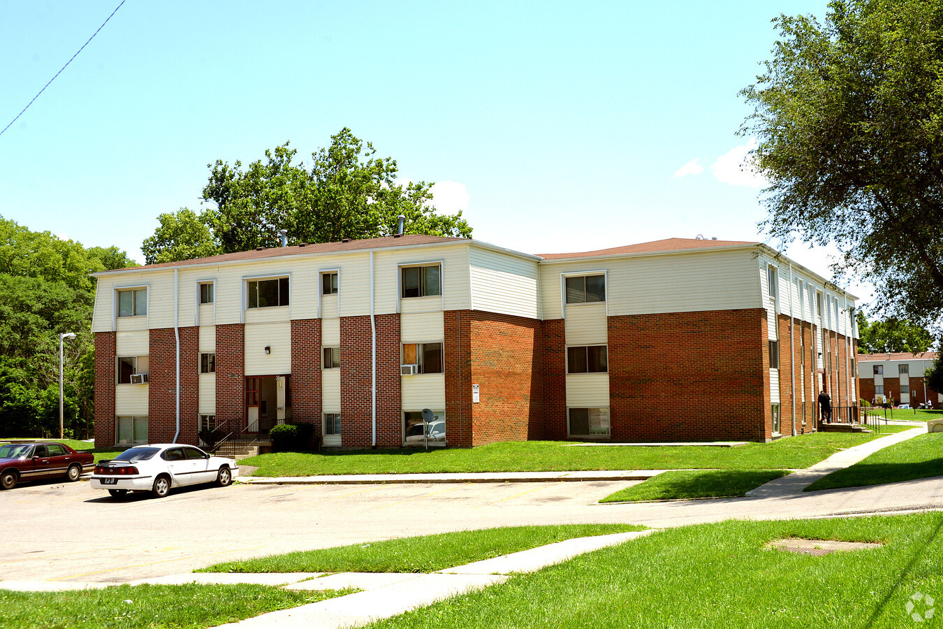 Western Manor Apartments - Western Manor Apartments