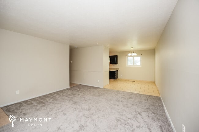 Photo - 25120 Sandhurst Rd