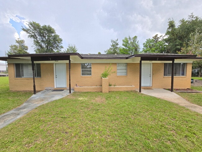 Building Photo - 5802 E Highway 22