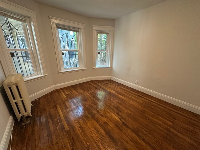 Building Photo - 32 Worthington St Rental