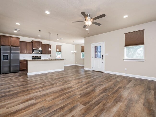 Photo - 904 Central Blvd