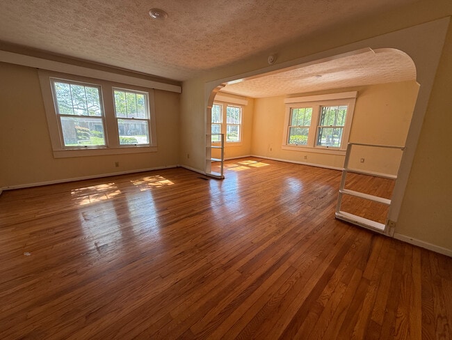 Photo - 168 Hebard St