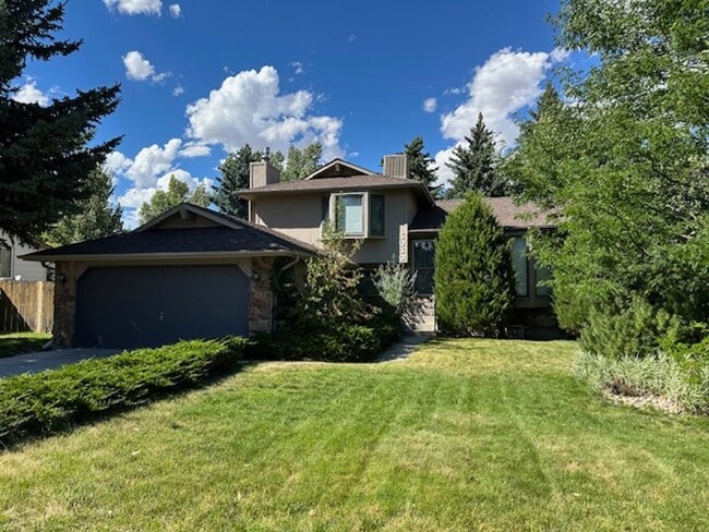 Three Bedroom / Two Bathroom Home - Three Bedroom / Two Bathroom Home