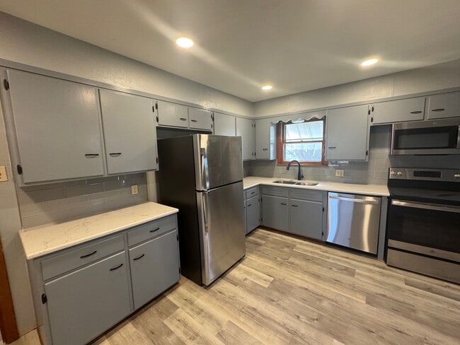 Photo - 2218 Rosewood Dr