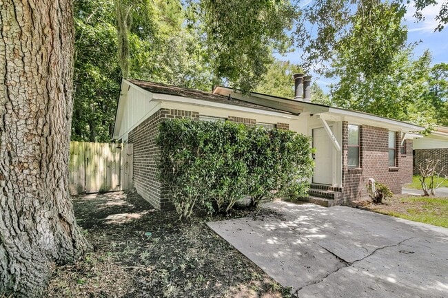 Photo - 216 Parlor Dr