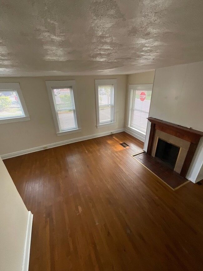 Photo - 4 BED HISTORIC BLOOMINGTON HOUSE!! *AVAILABLE AUGUST 2027*